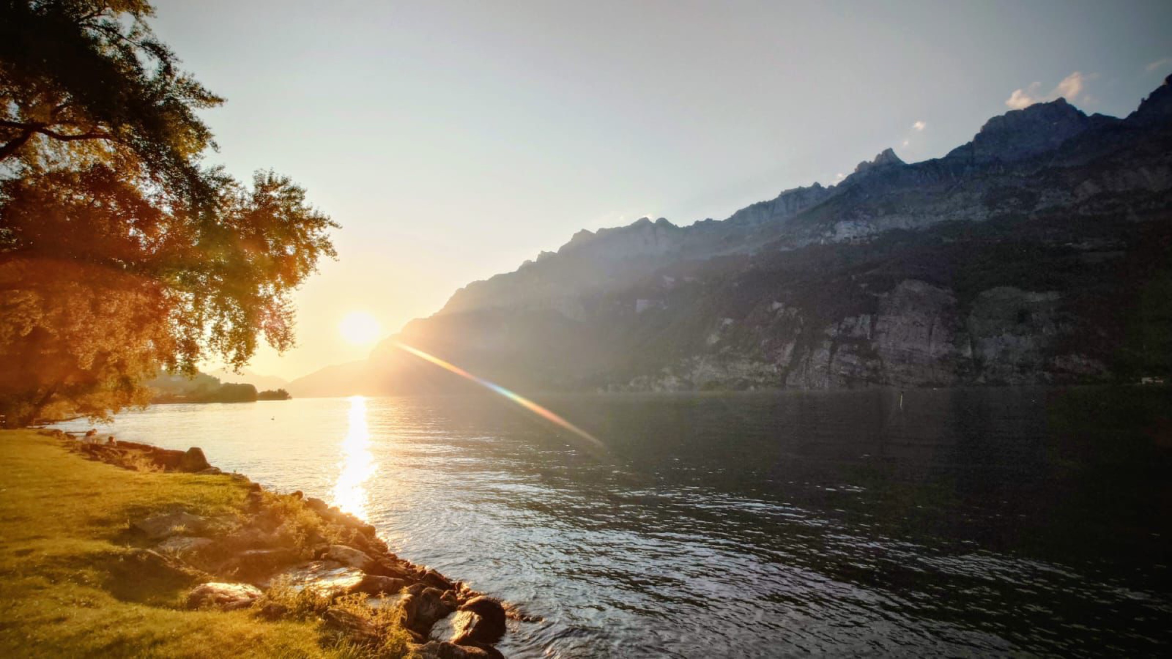 Sonnenaufgang über dem Walensee